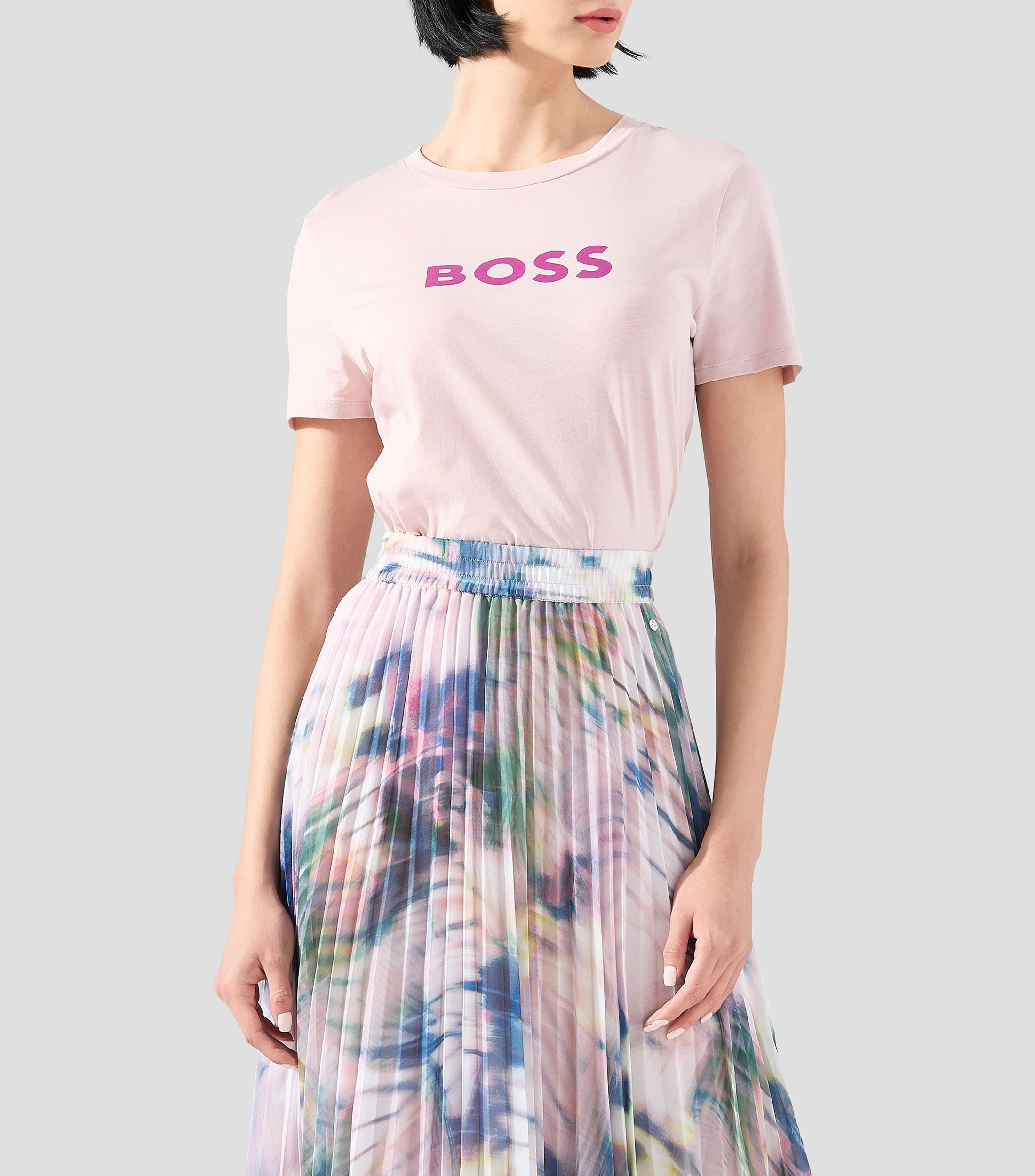 Playera con logotipo a contraste Mujer